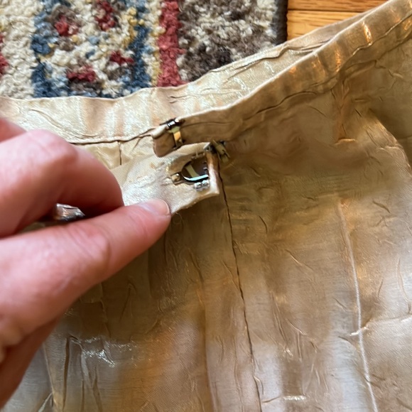 Gold a-line skirt - Picture 8 of 9